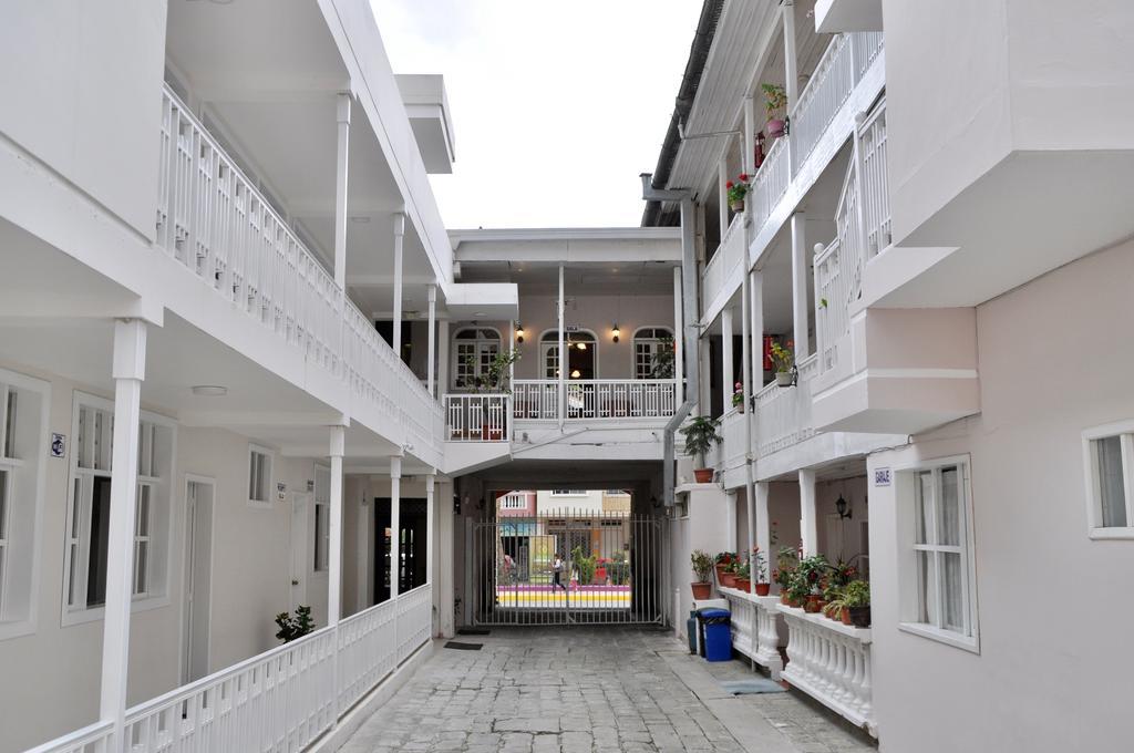 Hotel Europa Alausi Ngoại thất bức ảnh