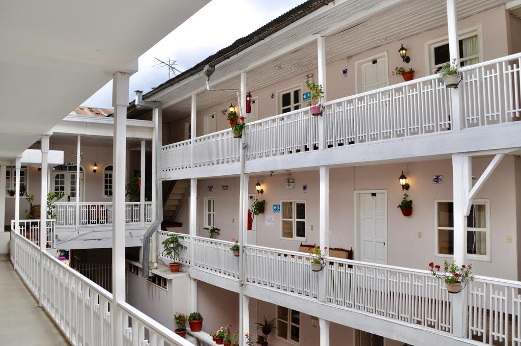 Hotel Europa Alausi Ngoại thất bức ảnh