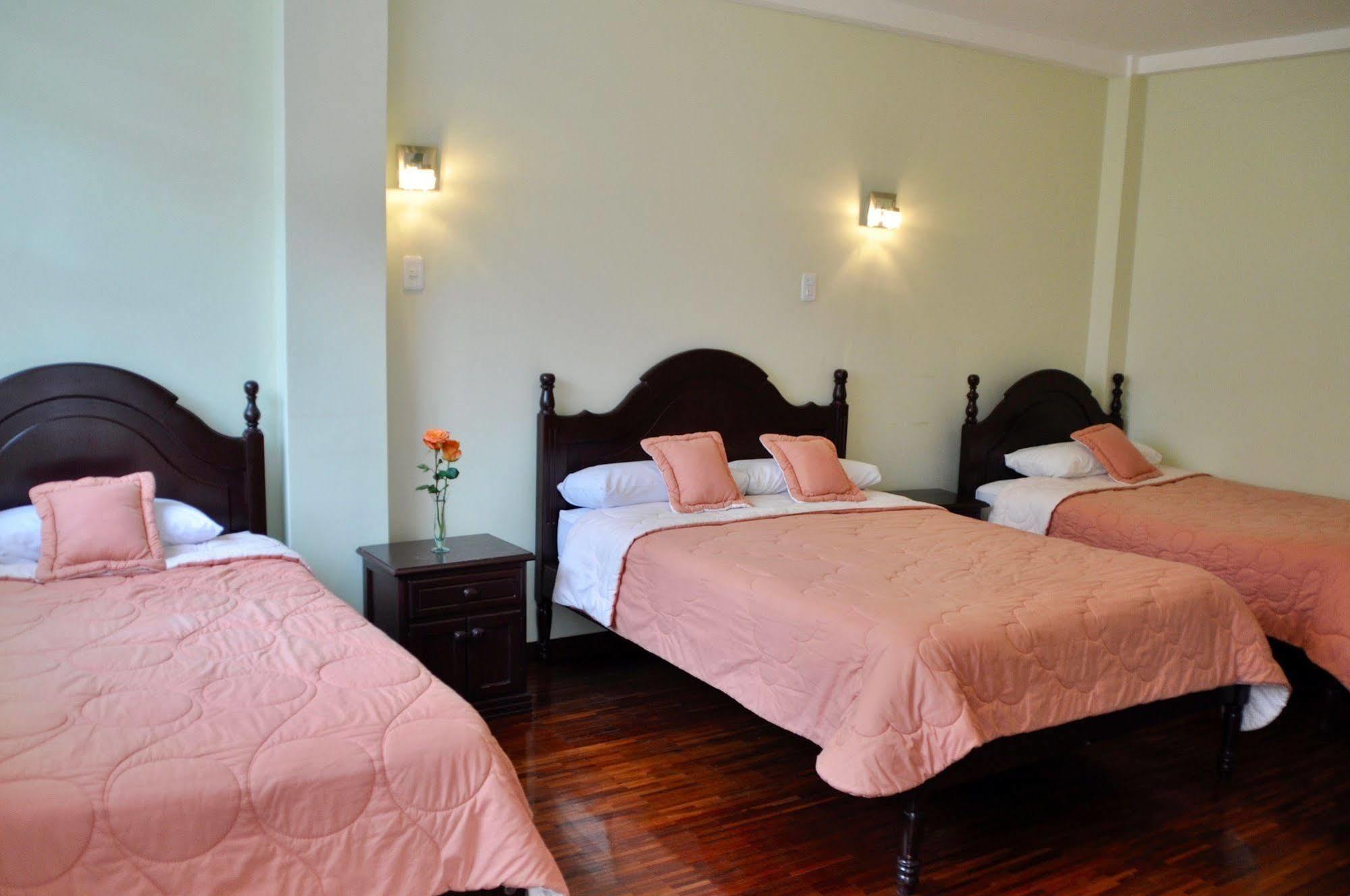 Hotel Europa Alausi Ngoại thất bức ảnh