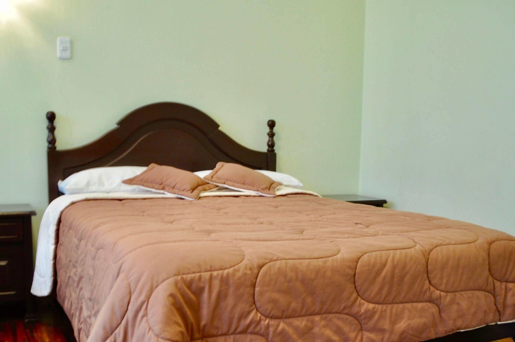 Hotel Europa Alausi Ngoại thất bức ảnh