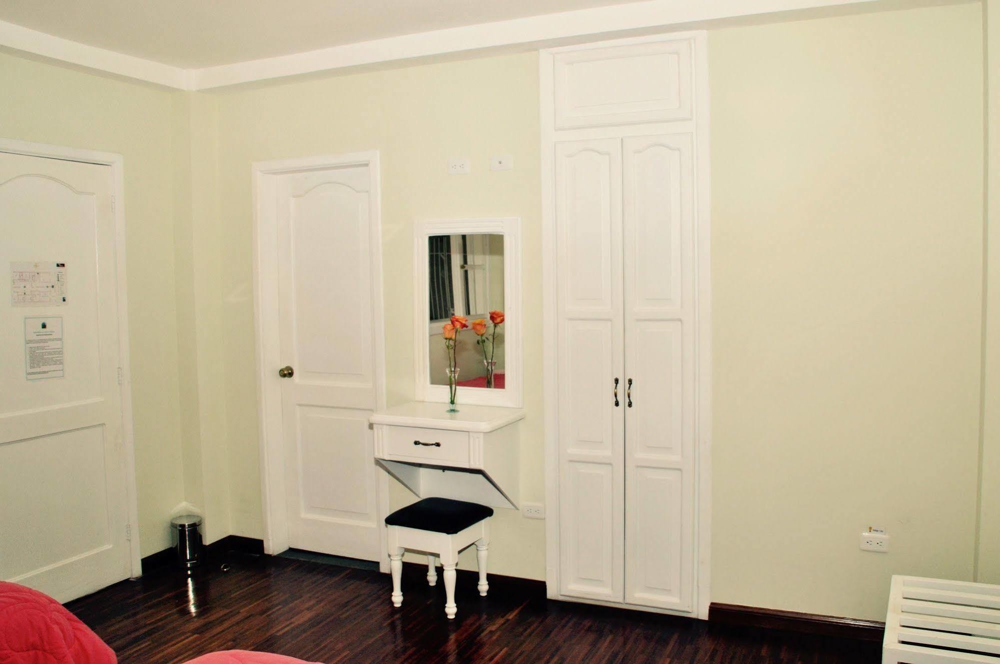 Hotel Europa Alausi Ngoại thất bức ảnh