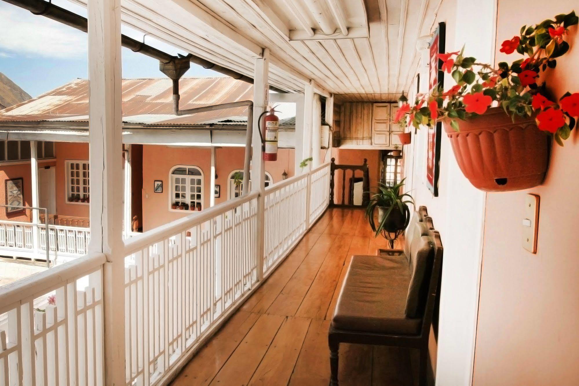 Hotel Europa Alausi Ngoại thất bức ảnh