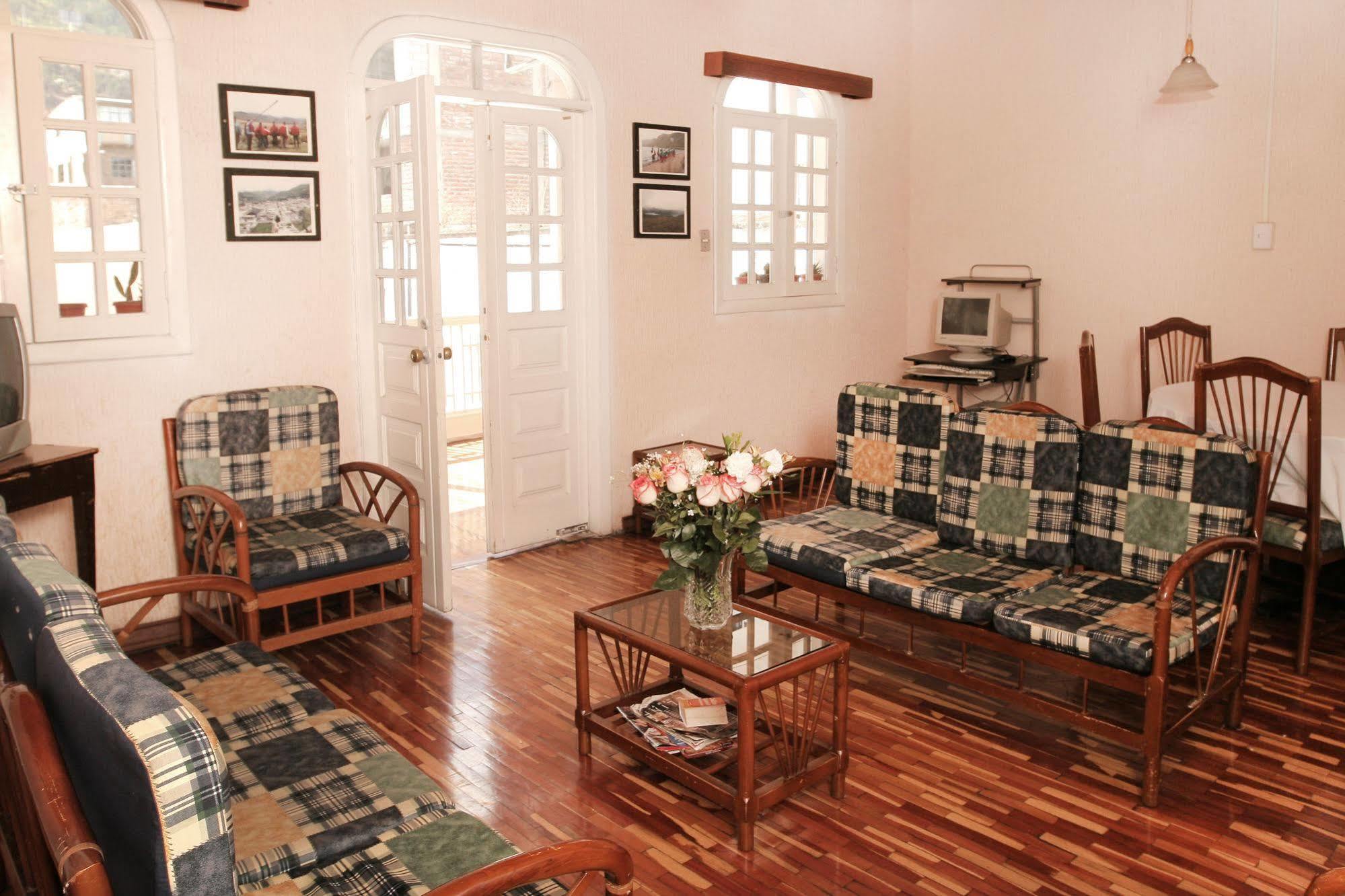 Hotel Europa Alausi Ngoại thất bức ảnh